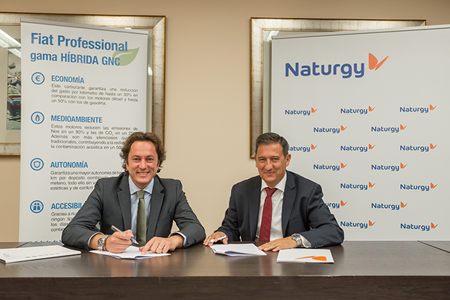 Raffele Brustia, Brand Country Manager de Fiat Professional, y Alfonso del Río, director de Proyectos de Movilidad de Naturgy.