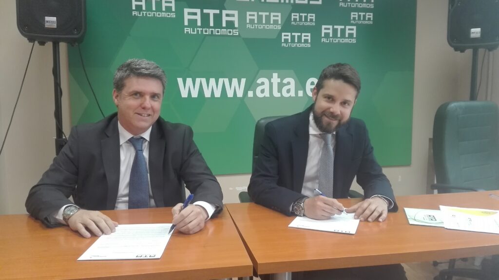 Rafael Benjumeda, director de Zona Centro-Norte de Vendas e Operacións de Gas Natural Servicios, e Daniel Muñoz, presidente de ATA Servicios.